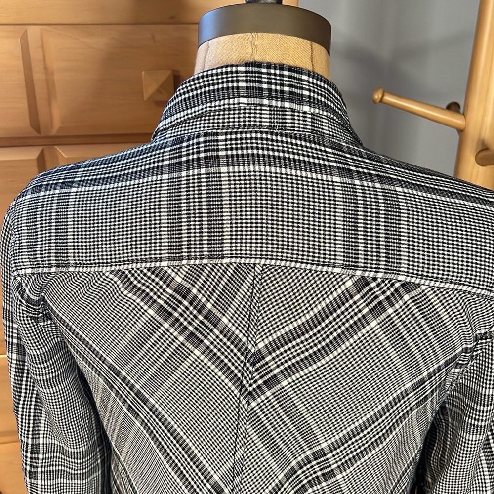 Euc Black/White Max Studio Size Medium Button Dow… - image 5